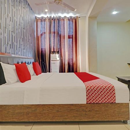 Oyo 74073 Hotel Abhishek Ludhiana Eksteriør bilde