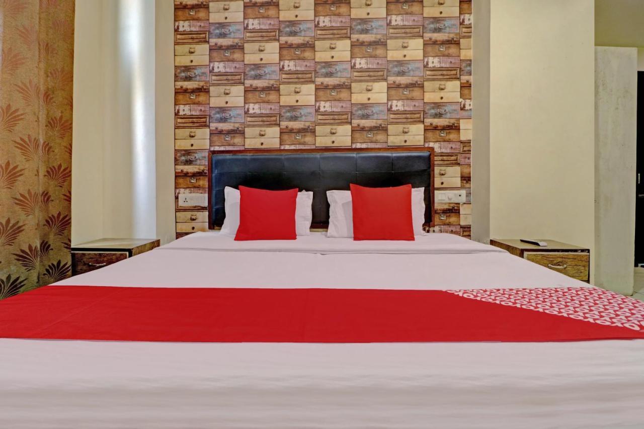 Oyo 74073 Hotel Abhishek Ludhiana Eksteriør bilde