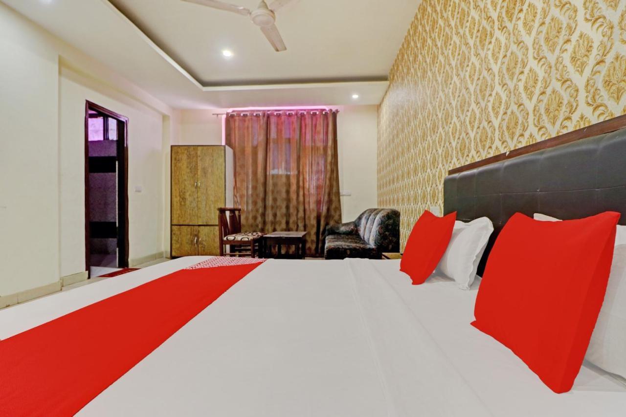 Oyo 74073 Hotel Abhishek Ludhiana Eksteriør bilde