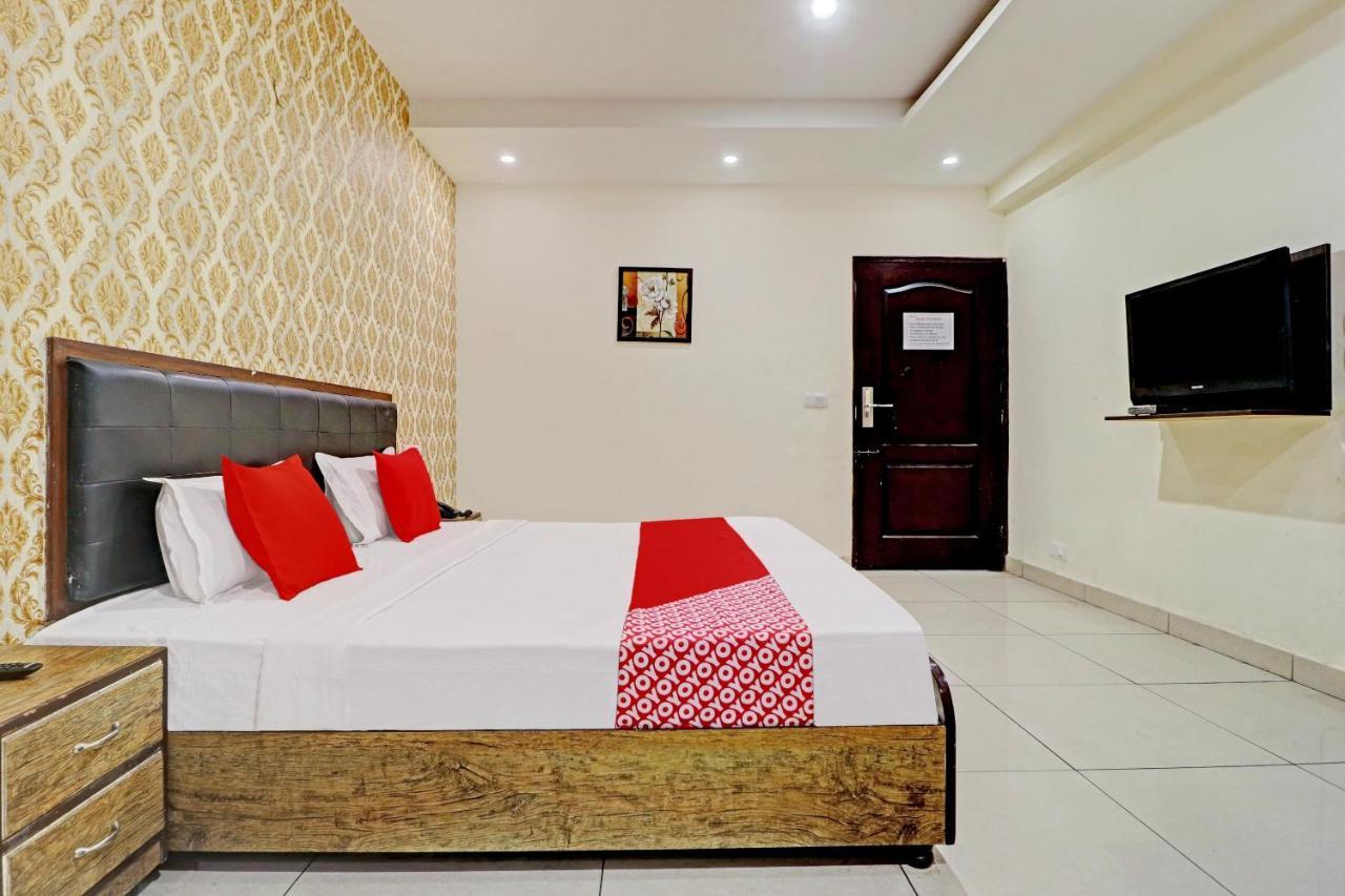 Oyo 74073 Hotel Abhishek Ludhiana Eksteriør bilde